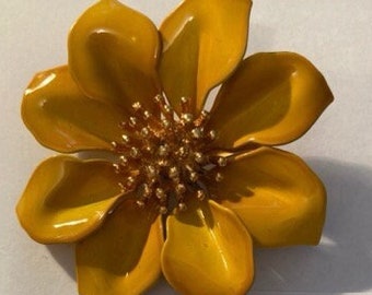 Vintage Enamelled Flower Power 1960s Floral Pins Choice De-Stash Brooch Bouquet Reds Oranges Yellows Mod Vintage Jewelry