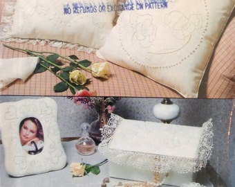 Candlewicking Pattern Traditional Needlework Stitchery Accessories Picture Frame Sachets Box Pillows Transfers