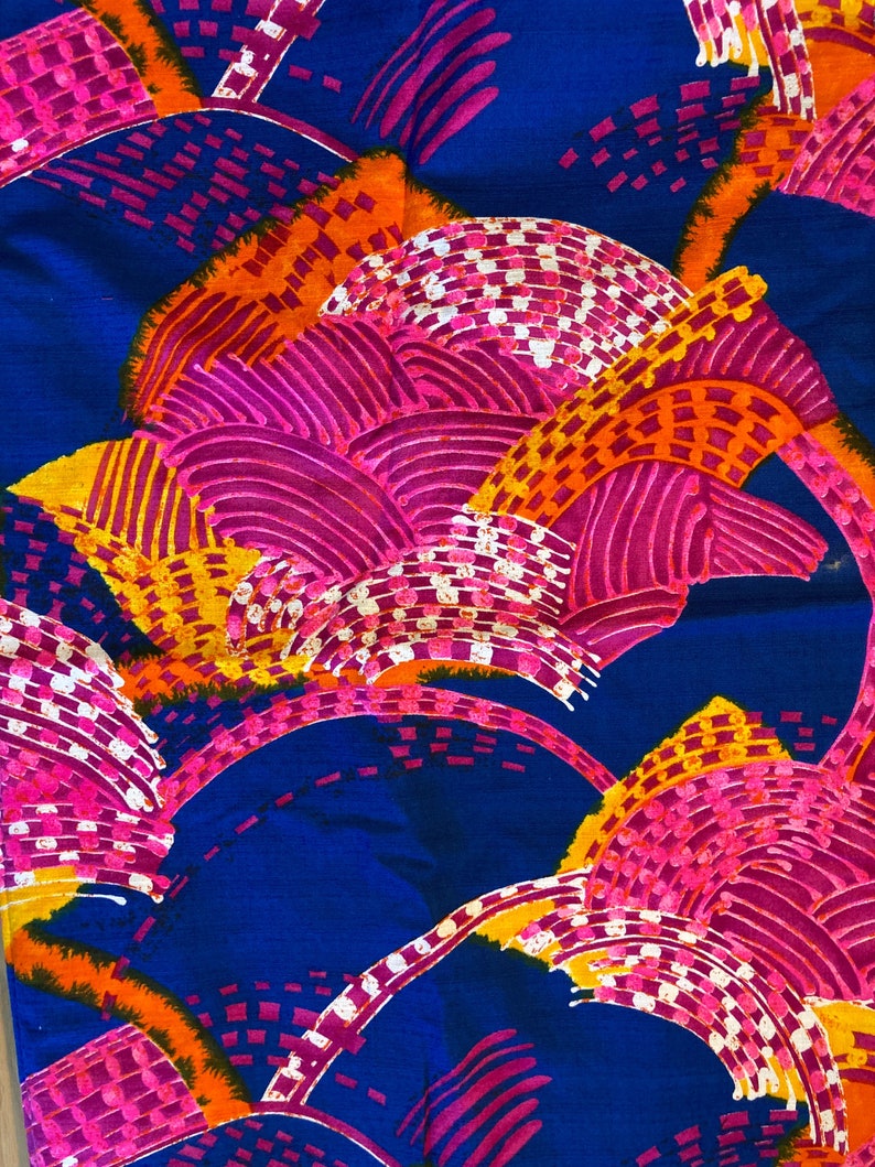 Vintage Bark Cloth 1970s Hawaiian Tropical Abstract Floral Magenta Orange Deep Blue Thc Hawaiian Textiles 13563 3 14 Yards Jewelry Making Beading Craft Supplies Tools Kromasol Com