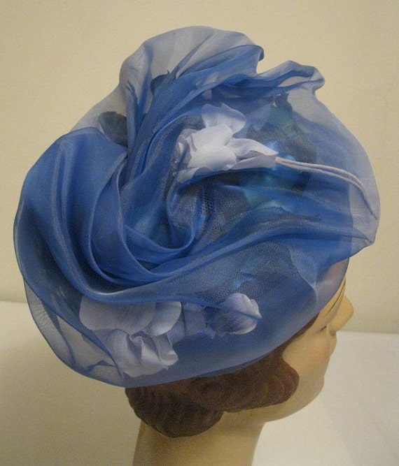 Vintage 1960s Cornflower Blue Silk Organza Swirl Floral Hat  display picture 1