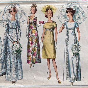 Peut inclure: Patron de couture vintage Simplicity n° 6352 pour une robe de mariée. Le patron comprend quatre styles de robes différents, tous à manches longues et avec une variété de décolletés. Le patron est pour la taille 14, tour de poitrine 34.