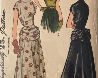 Retro Butterick 1944 Sewing Pattern 6374 Dress Shaped Gathered Front Shoulder Gathers Sleeve & Neckline Variations Miss Size 6-14 FF Uncut