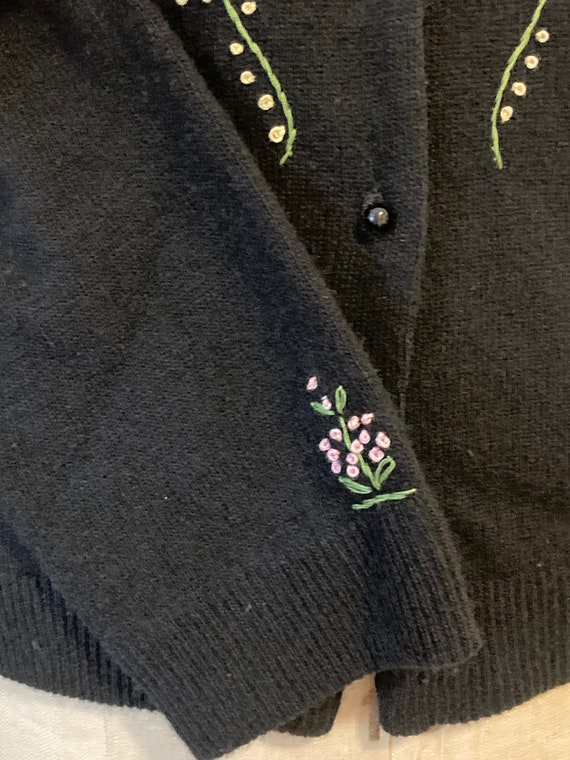 Vintage Floral Embroidered 1960s-70s Lambswool Ca… - image 3
