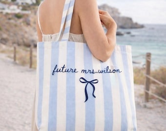 Future Mrs Custom Embroidered Tote Bag , Bride Gift Personalized Engagement Beach Bag for Wedding or Bachelorette