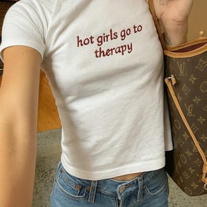 Geborduurde crop-top, gepersonaliseerde crop-tanktop, aangepaste geborduurde crop-top-tanktop, aangepaste tekst geborduurde tanktop, tanktop voor zakelijke merchandise, tanktop voor zakelijke merchandise