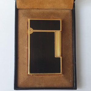 Vintage S.T. Dupont Ligne 2 Lighter: Wood Grain Chinese Lacquer, Gold Trim