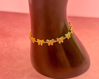 Gold Butterfly Chain Bracelet Minimalist Jewelry Present for Mom Sister Daughter