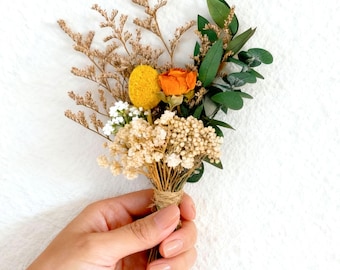 Christmas Dried Flower Bouquet with Custom Card, Mini Holiday Gift, Small Handmade Dried Flowers Present