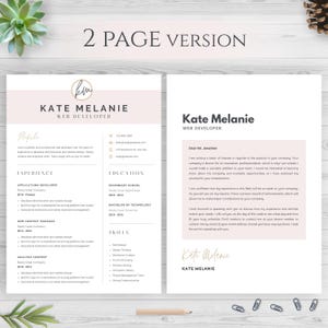 Puede incluir: Una plantilla de curr&iacute;culum de dos p&aacute;ginas con un esquema de color rosa y blanco. El curr&iacute;culum es para un desarrollador web llamado Kate Melanie. El curr&iacute;culum incluye secciones para experiencia, educaci&oacute;n y habilidades. La segunda p&aacute;gina incluye una carta de presentaci&oacute;n dirigida a Mr. Jonathan.