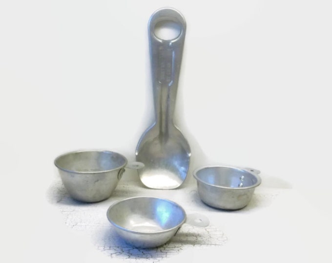 Vintage Metal Measuring Cups & Shortening Ice Cream Spoon Etsy