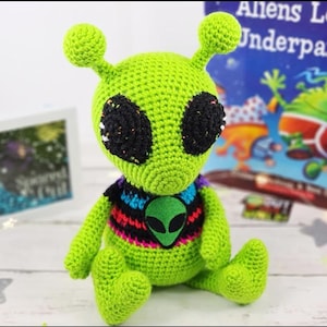 Adorable Alien Crochet Doll Pattern – Perfect for Craft Lovers & Gift Makers, Easy-to-Follow Instructions for a Fun DIY Project!