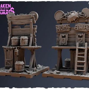Può includere: Modello di stadio in legno usurato con la scritta "HOME AWAY" e un tabellone segnapunti con "0" e "2". Il modello include barili, una scala e la scritta "KRAKEN FANTASY STADIUM".