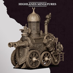 Può includere: Un modello in miniatura monocromatico di un veicolo locomotiva a vapore con il testo HIGHLANDS MINIATURES. Il veicolo presenta una cupola centrale, due cannoni anteriori, dettagli in filigrana, grandi ruote a raggi e due piccole figure.