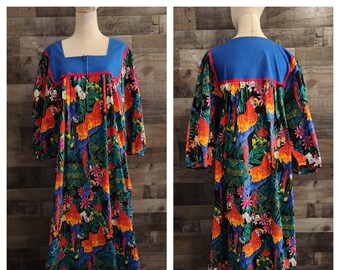 Vintage 1980's Krist Gudnason Maxi Caftan Style Dress with Parrot Print |  XXL - See Measurements