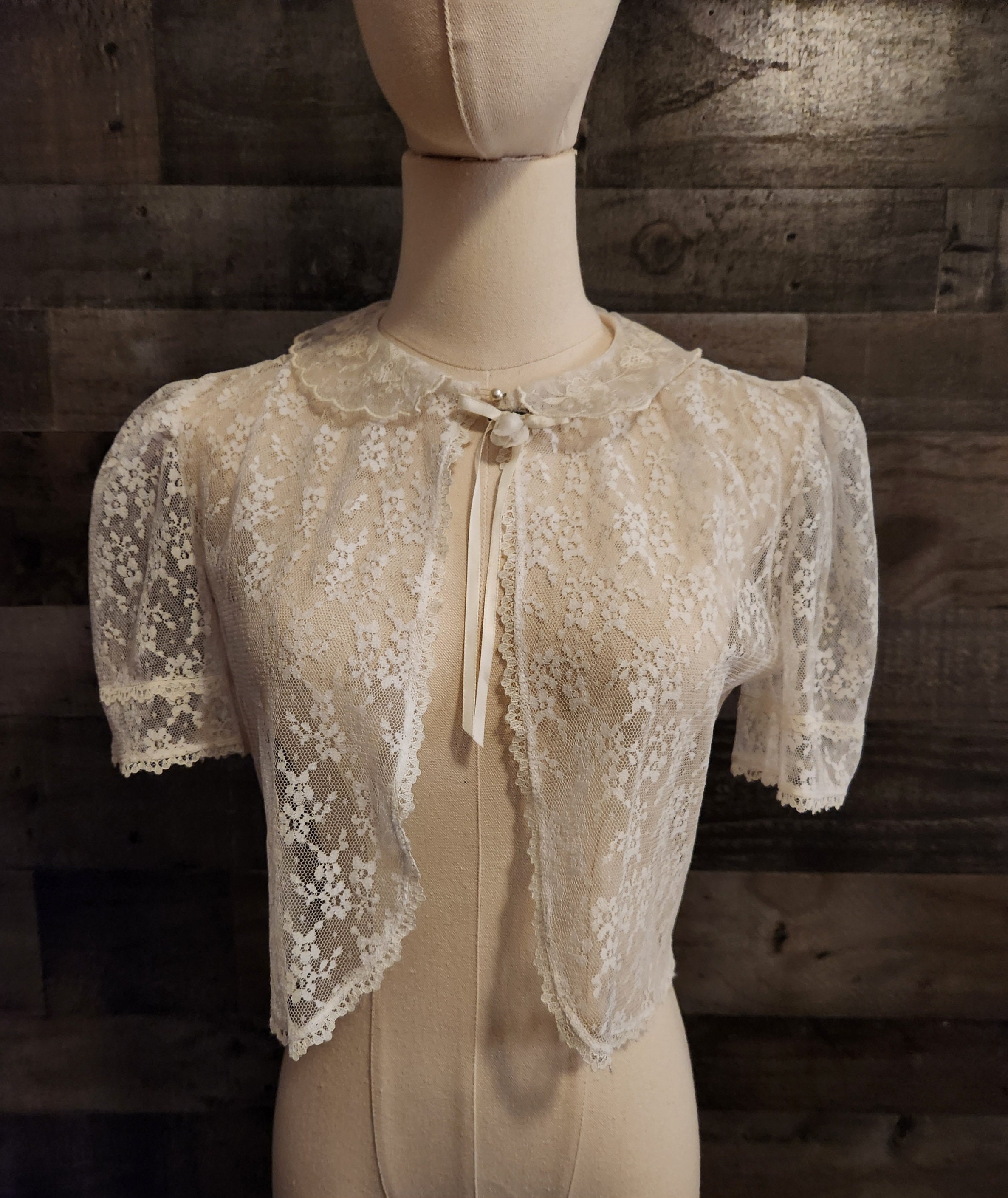トップス vintage lace bolero Vintage Lace Bolero Jacket by Candy Jones | White Lace Crop