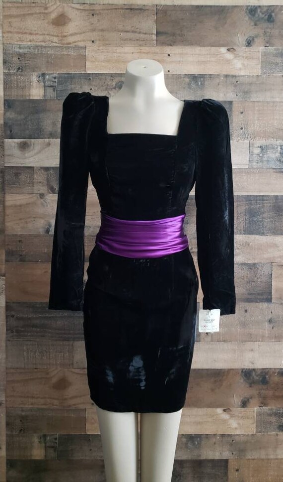 Vintage Velvet and Satin Cocktail Dress by Gunne … - image 2