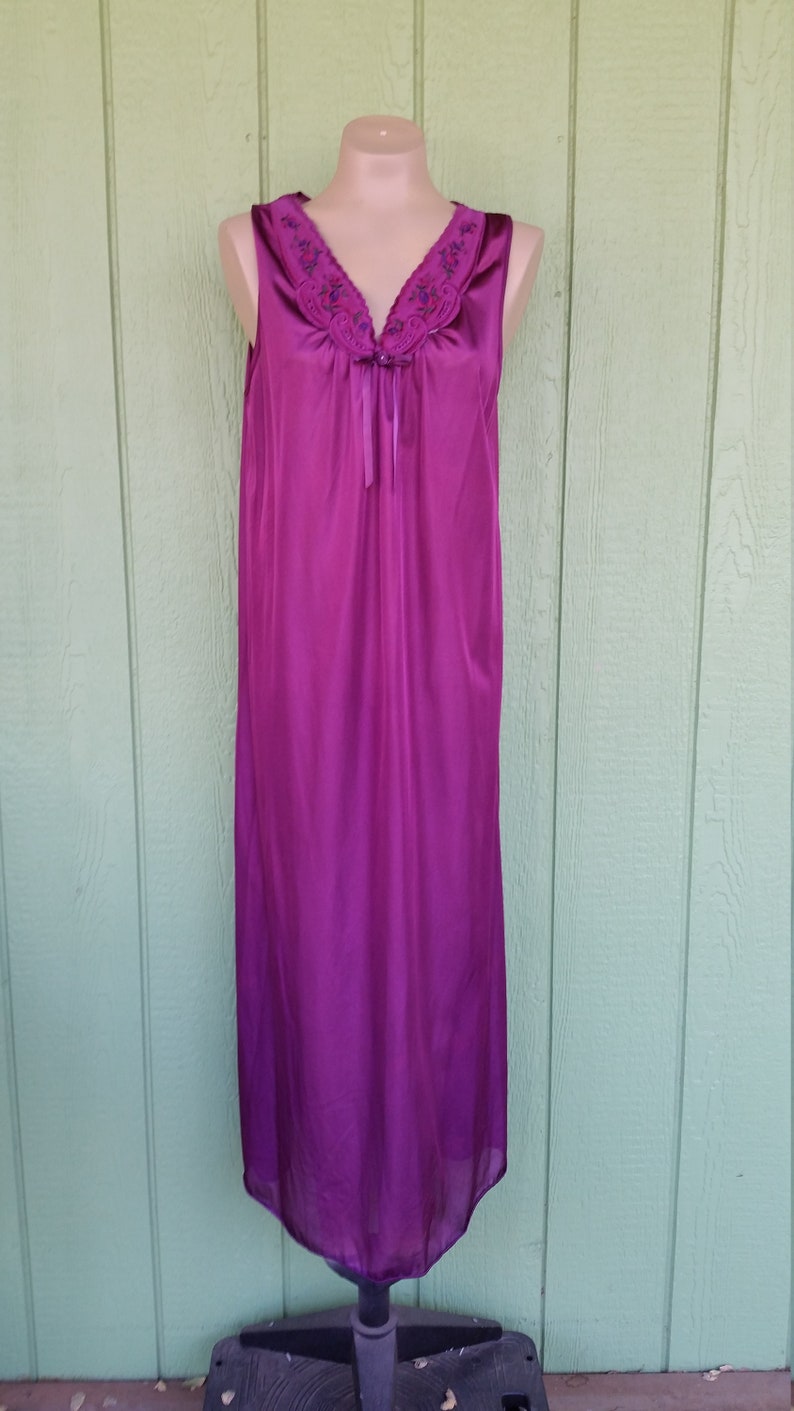 Vintage Long Nightgown and Matching Shorter Robe Size Large by Quiet ...