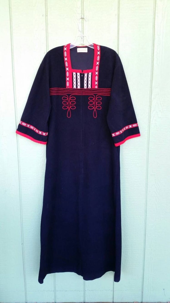 Vintage 1970's Vassarette Robe, Velour Robe with E