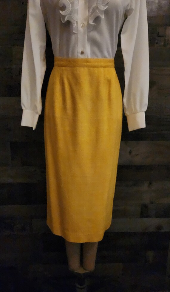 Vintage 1980's Yellow Textured SilkSkirt by Ciaos… - image 1