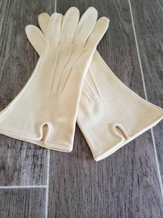 Vintage Pale Yellow Dawnell Gloves, Pretty Yellow… - image 2