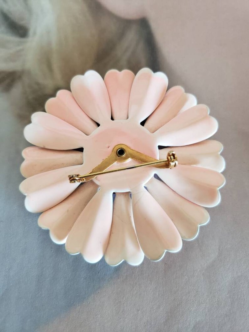 1960/'s Flower Pin Hippie Style Large Flower Pin Vintage Jewelry Vintage Large Metal Flower Brooch Rockabilly Style Jewelry