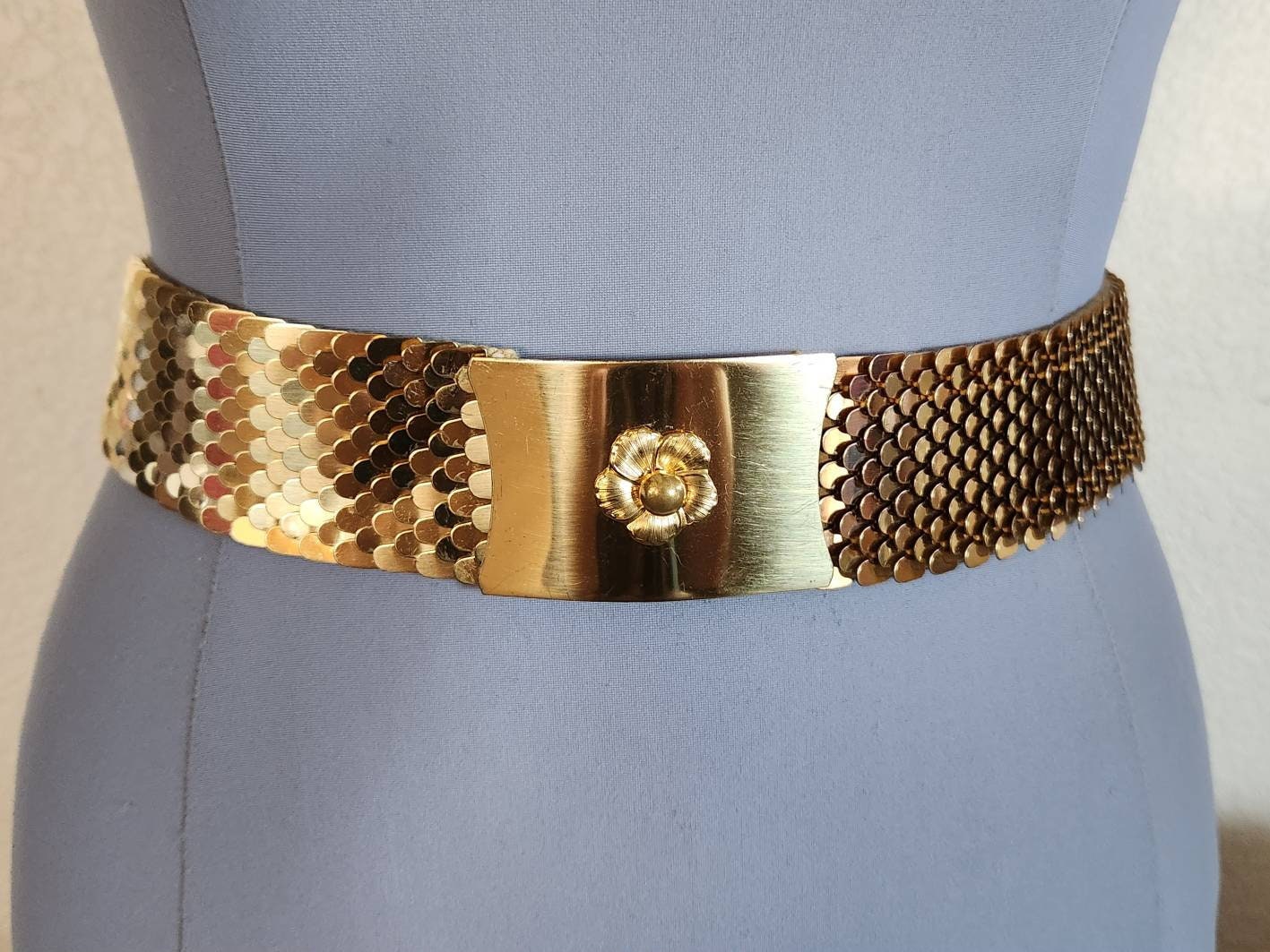 Women's Monogram Buckle Elastic Belt in Gold