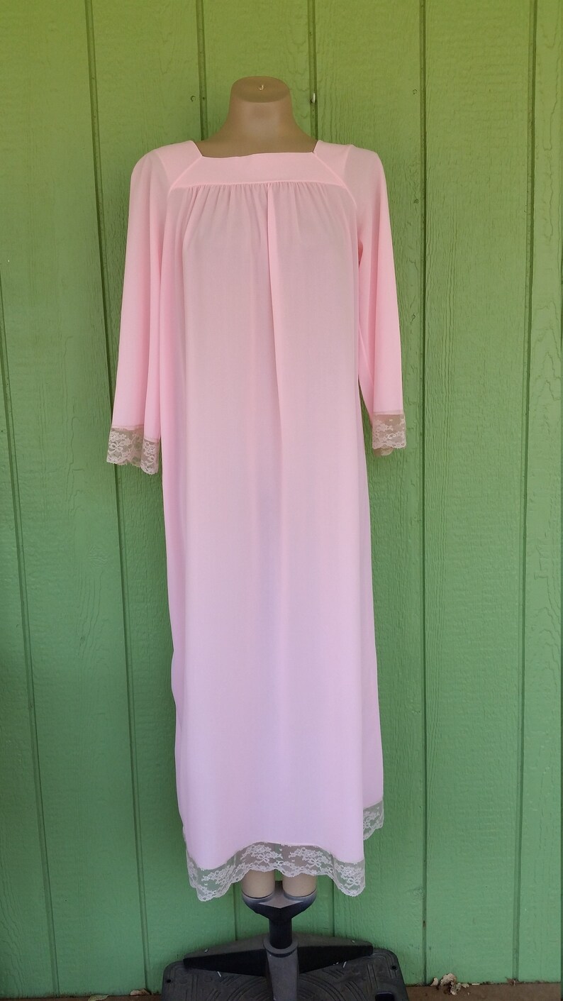 Bright Pink Medium Vintage Van Raalte Nightgown 36 Bust