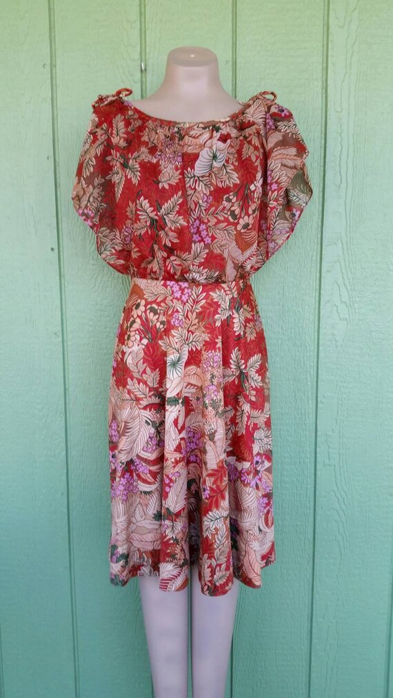 Vintage 1970's Peasant Style Dress, Polyester Flo… - image 1