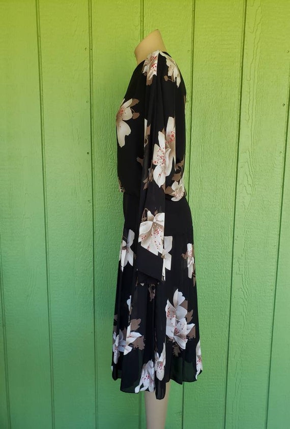 Vintage 1980's Floral Drop Waist Dress with Pleat… - image 4