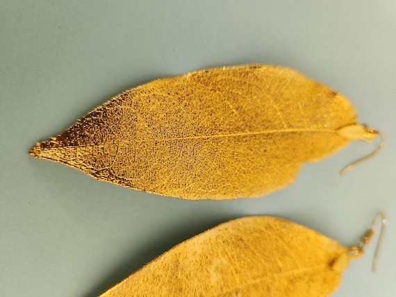 Vintage Gold Tone Leaf Earrings | Pierced Earring… - image 3