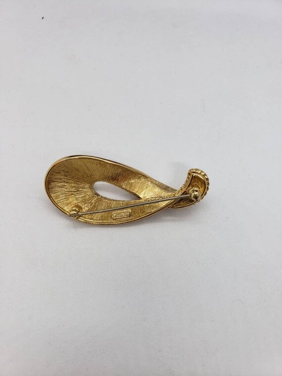 Vintage Gold Tone Paisley Shaped Brooch by Monet,… - image 3