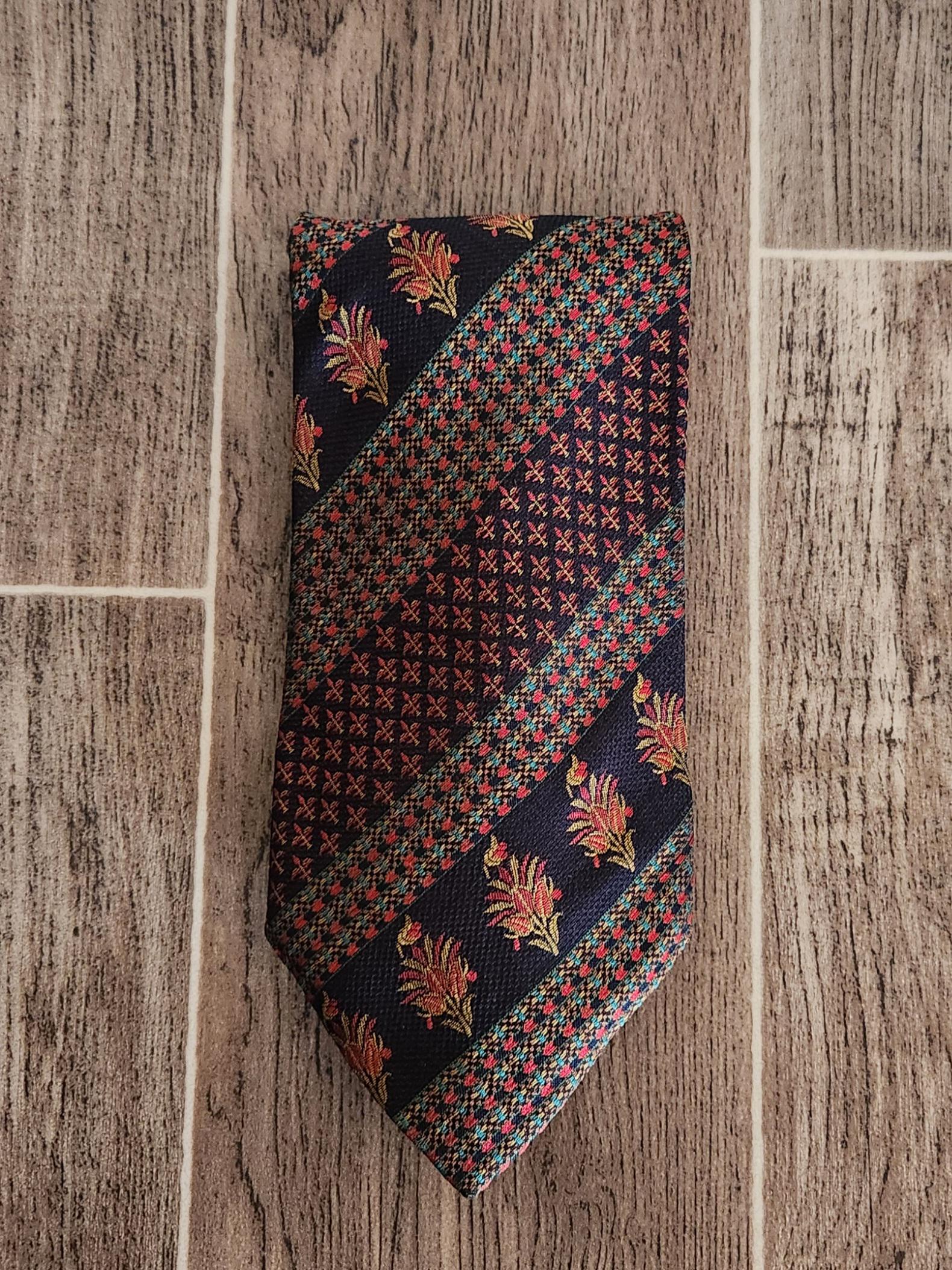 PIERRE CARDIN PARIS 100% SILK SETA TIE CRAVATTA NECKTIE MADE