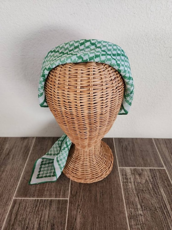 Vintage Large Sheer Green And White Houndstooth S… - image 2