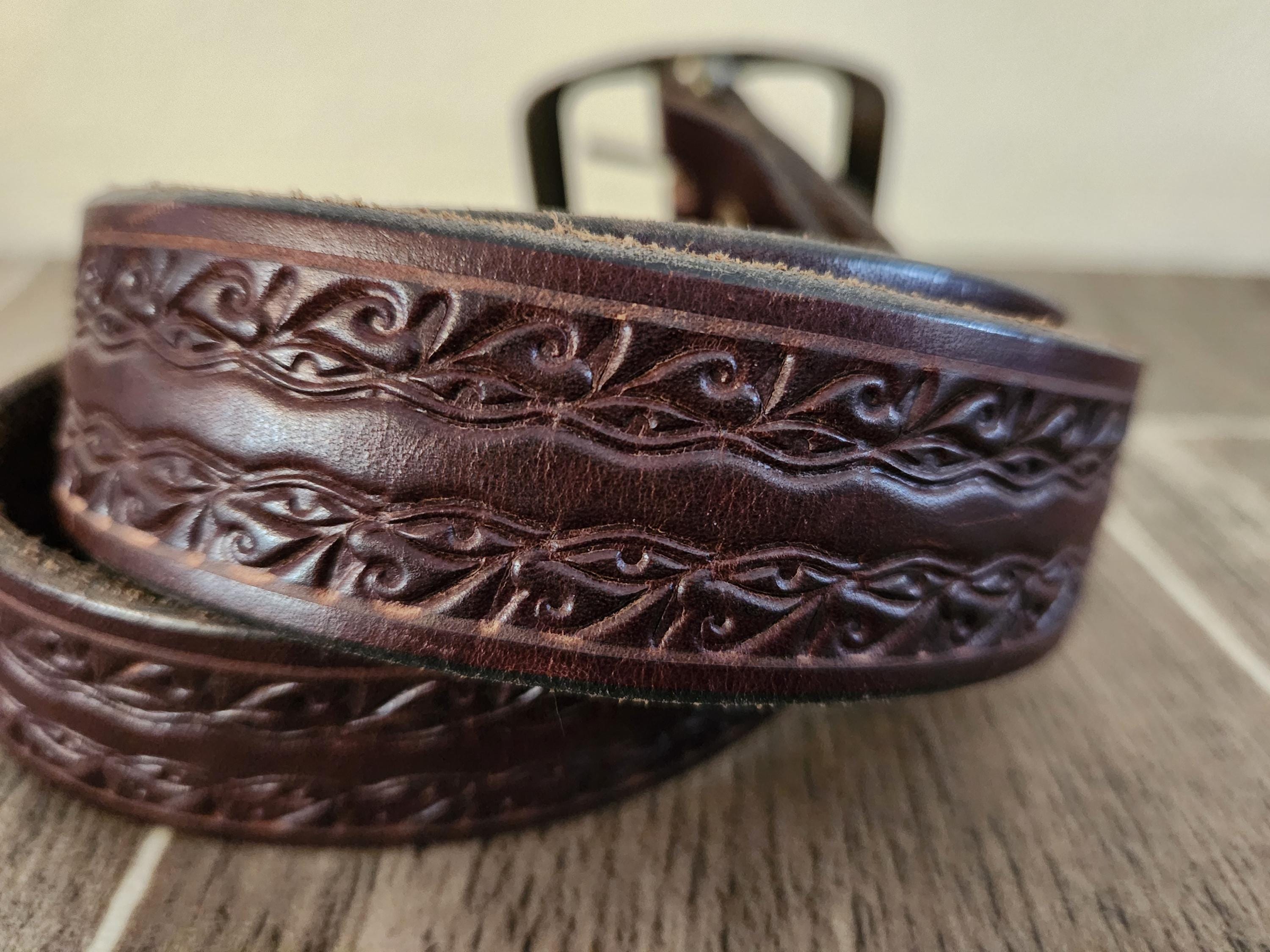 Vintage Brown Leather Tooled Belt | Silver Tone Buckle  display picture 1