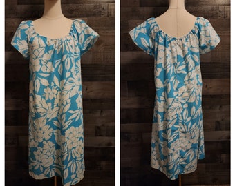 Vintage Hawaiian Dress by Hilo Hattie | Blue and White Tropical Print |