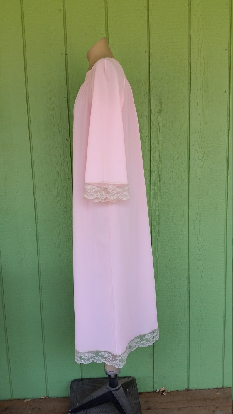 Bright Pink Medium Vintage Van Raalte Nightgown 36 Bust