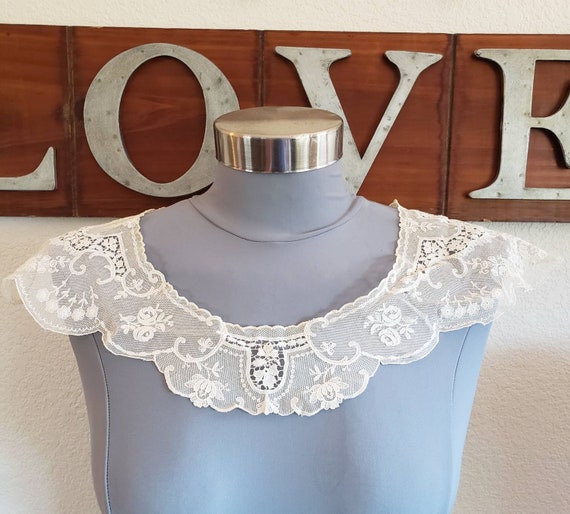 Vintage Lace Collar | Cream Scalloped Collar | F