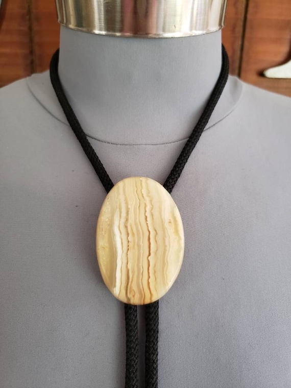 Vintage Large Agate Stone Bolo Tie, Cream Oval Aga