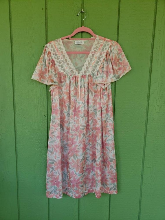 Vintage Vanity Fair Floral Nightgown, Peach floral Ny… - Gem
