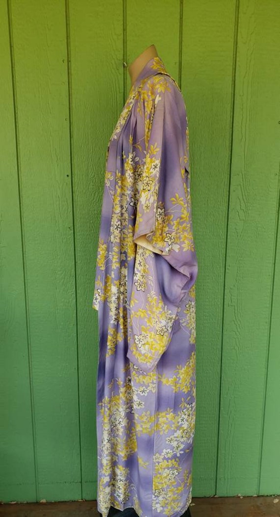 Vintage 1940's Lavender Long Kimono with Blossom … - image 5