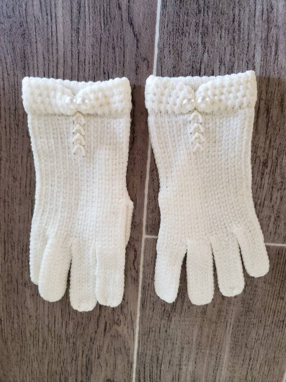 Vintage Children's Knit Gloves with Pearl Accents 