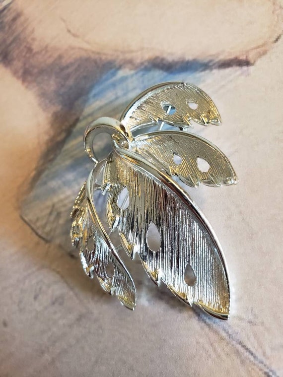 Vintage Lisner Silver Tone Leaf Brooch - image 3