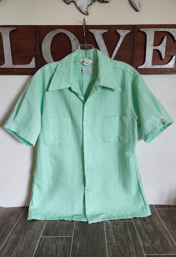 Chemise d'été verte à manches courtes pour hommes vintage par Mr