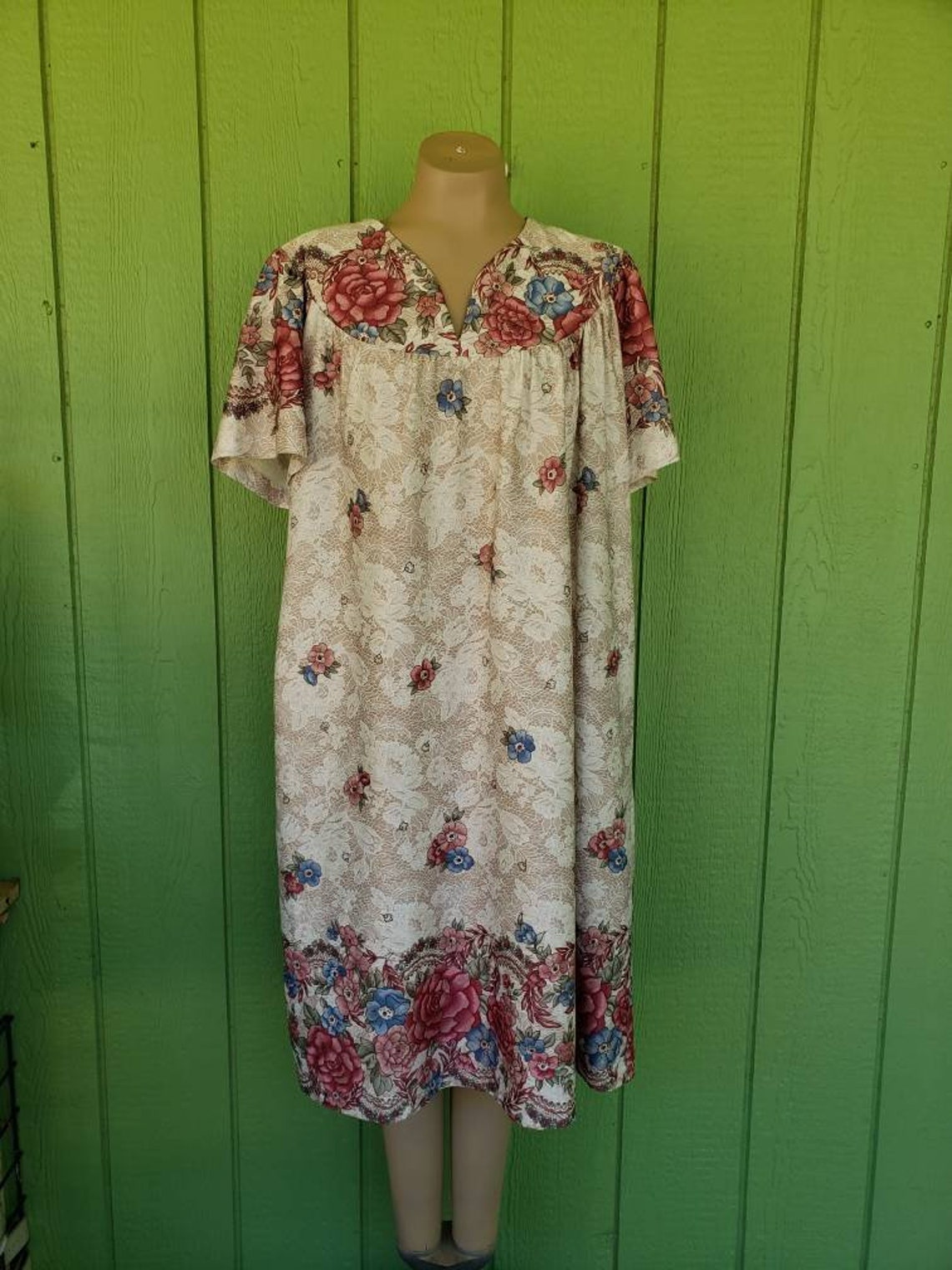 polyester muumuu