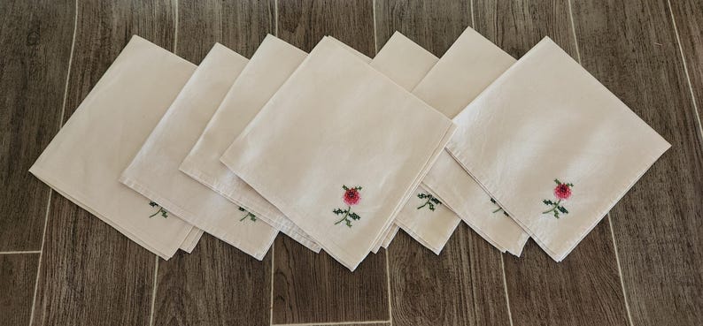 Vintage Cotton Napkins with Cross Stitch Flower at Corner - Set of 8 immagine 2