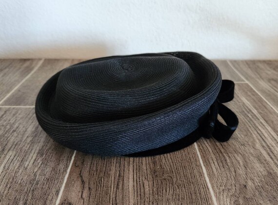 Vintage 1950's Black Woven Straw Hat With Velvet … - image 4