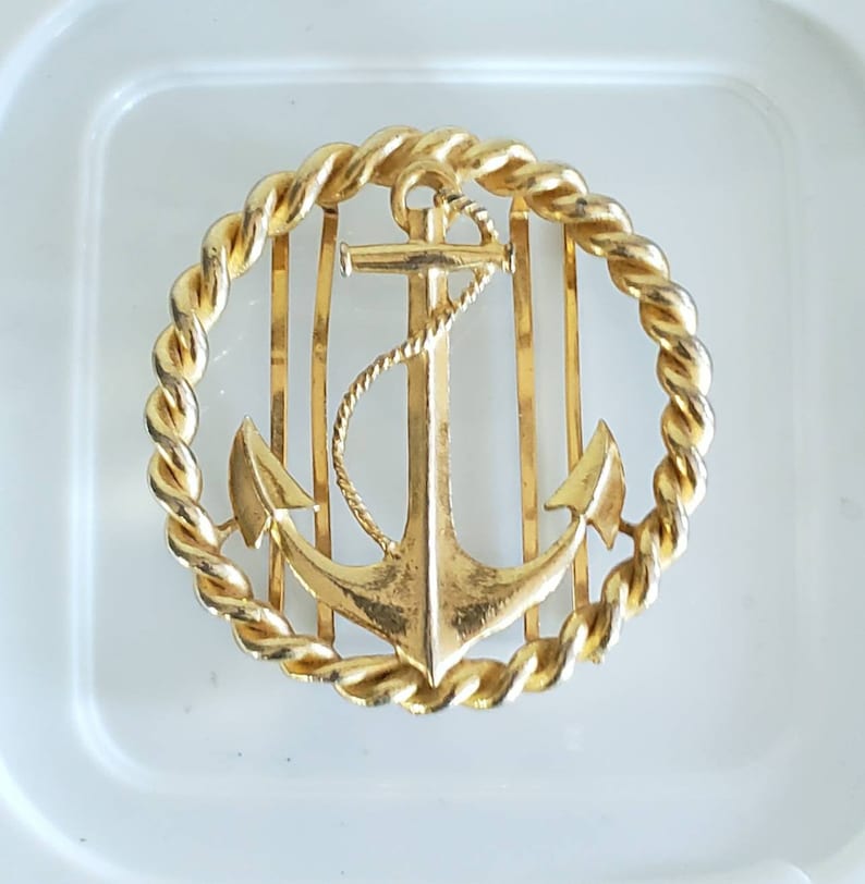 2.5 X 2.5 Vintage Anchor Cinch Style Belt Buckle Round Gold Tone Buckle with Anchor in Center