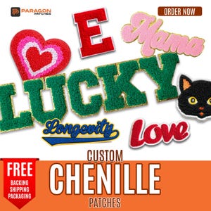 Op de afbeelding: Een verzameling op maat gemaakte chenille patches in diverse ontwerpen en kleuren. Inclusief een rode hart, het woord "LUCKY" in groen, het woord "Love" in rood, een zwarte kat en het woord "Mama" in roze. De patches worden getoond op een witte achtergrond.