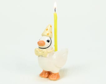 Handmade Ceramic Duck Cake Candle Holder Yellow Party Hat&Bow Cute Animal Statue Unique Cake Topper Birthday Party Special Occasions Decor