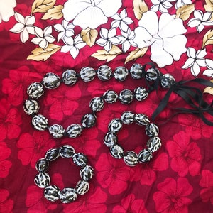 Hula Dance Accessory, Kukui Nut Lei, Two Matching Stretch Bracelets, Hawaiian Wedding, Black And White, 20&quot; With 8&quot; Ties Adjustable Length